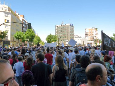 Madrid, İspanya; 19 Haziran 2011. 15-M Hareketi liderliğindeki 19-J protestoları sırasında Madrid 'de büyük bir gösteri. Fotoğraf 19 Haziran 2011 'de Madrid, İspanya' da çekildi.