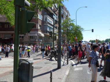 Madrid, İspanya; 19 Haziran 2011. 15-M Hareketi liderliğindeki 19-J protestoları sırasında Madrid 'de büyük bir gösteri. Fotoğraf 19 Haziran 2011 'de Madrid, İspanya' da çekildi.