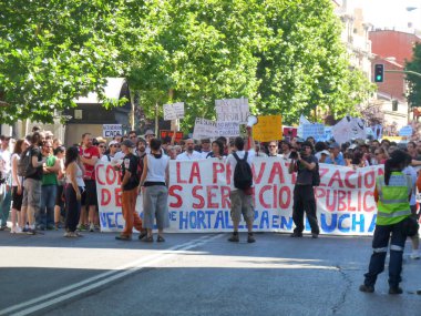 Madrid, İspanya; 19 Haziran 2011. 15-M Hareketi liderliğindeki 19-J protestoları sırasında Madrid 'de büyük bir gösteri. Fotoğraf 19 Haziran 2011 'de Madrid, İspanya' da çekildi.