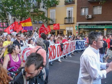 Madrid, İspanya; 11 Temmuz 2012. Madrid 'de grevde olan Asturyalı madenciler büyük bir destek gösterisiyle karşılanıyor. 15-M hareketi. Fotoğraf 11 Temmuz 2012 'de Madrid, İspanya' da çekildi