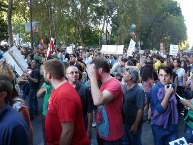 Madrid, İspanya; 15 Ekim 2011. 15-M Hareketi liderliğindeki 15-O protestoları sırasında Madrid 'de büyük bir gösteri yapıldı. Fotoğraf: 15 Ekim 2011, Madrid, İspanya