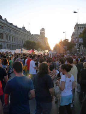 Madrid, İspanya; 15 Ekim 2011. 15-M Hareketi liderliğindeki 15-O protestoları sırasında Madrid 'de büyük bir gösteri yapıldı. Fotoğraf: 15 Ekim 2011, Madrid, İspanya