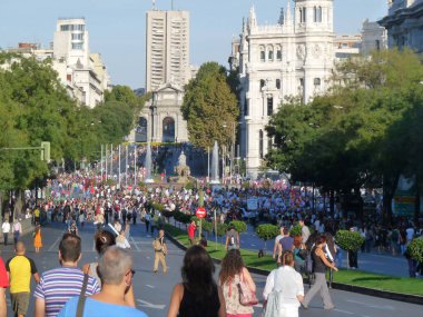 Madrid, İspanya; 15 Ekim 2011. 15-M Hareketi liderliğindeki 15-O protestoları sırasında Madrid 'de büyük bir gösteri yapıldı. Fotoğraf: 15 Ekim 2011, Madrid, İspanya