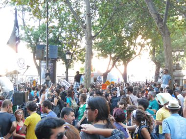 Madrid, İspanya; 15 Ekim 2011. 15-M Hareketi liderliğindeki 15-O protestoları sırasında Madrid 'de büyük bir gösteri yapıldı. Fotoğraf: 15 Ekim 2011, Madrid, İspanya