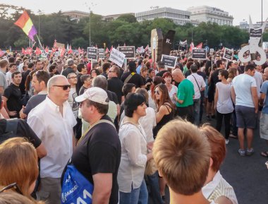 Madrid, İspanya; 19 Temmuz 2012. 15-M Hareketi liderliğindeki 19-J protestoları sırasında Madrid 'de büyük bir gösteri. Fotoğraf 19 Temmuz 2012 'de Madrid, İspanya' da çekildi.