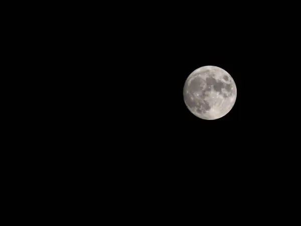 Volle Maan Een Zeer Donkere Nacht Met Een Volledig Zwarte — Stockfoto