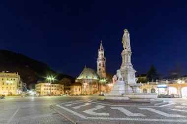 Bolzano - Piazza Walther Von Der Vogelweide