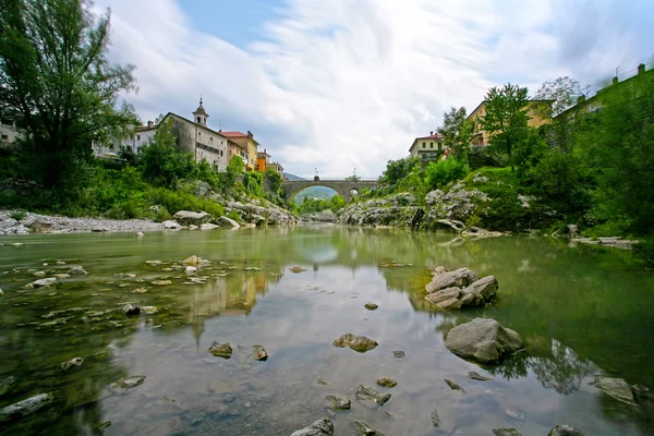 Piccolo villaggio Kanal, Slovenia — Foto Stock