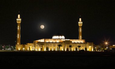 Full Moon over  Prince Sultan bin Abdulaziz Al Saud  Mosque in Al Oyun, Al Ahsa, Saudi Arabia