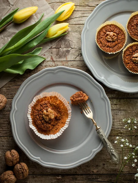 Mrkvový muffiny s ořechy — Stock fotografie