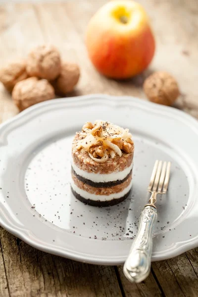 Traditional slovenian pie Prekmurska gibanica — Stock Photo, Image