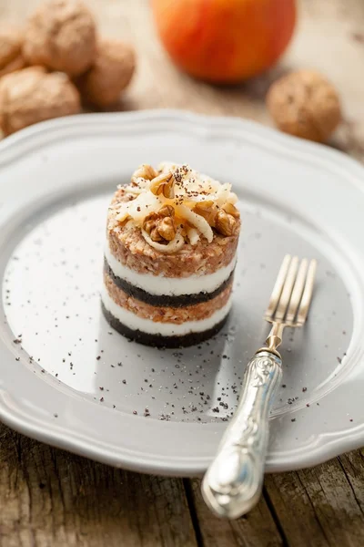 Traditional slovenian pie Prekmurska gibanica — Stock Photo, Image