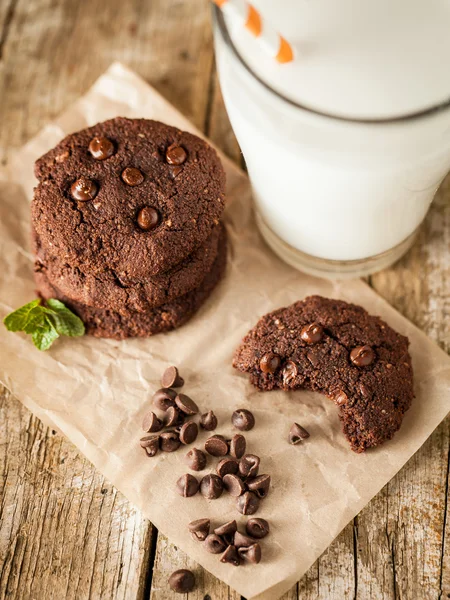 Dobbelt chokolade chip cookies - Stock-foto