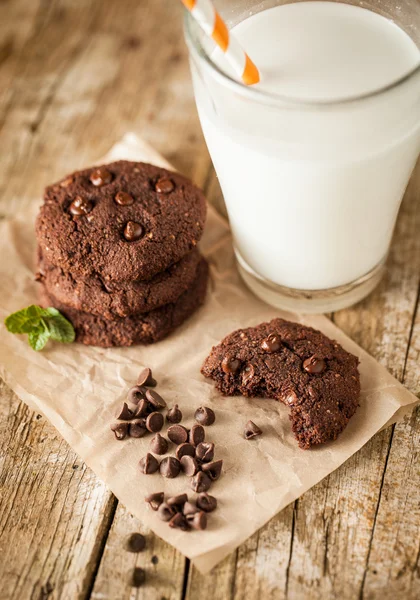 Dobbelt chokolade chip cookies - Stock-foto