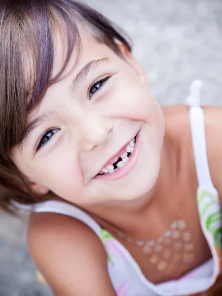 Lovely little girl smilling — Stock Photo, Image