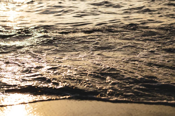 Kommende Welle Nahaufnahme Mit Sonnenreflexion Fokus Der Mitte Einfarbig — Stockfoto