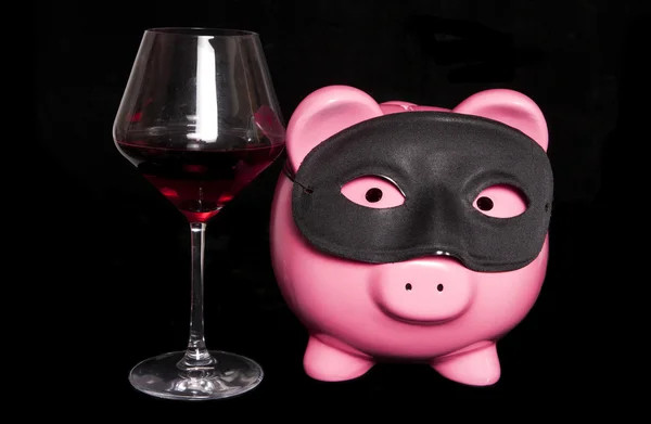 Prasátko maškaráda s červeným vínem — Stock fotografie