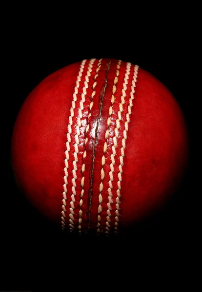 Rode cricket bal — Stockfoto
