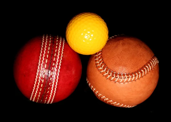 Tři různé sportovní míče — Stock fotografie