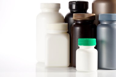 Tıp için boş plastik kaplar kümesi