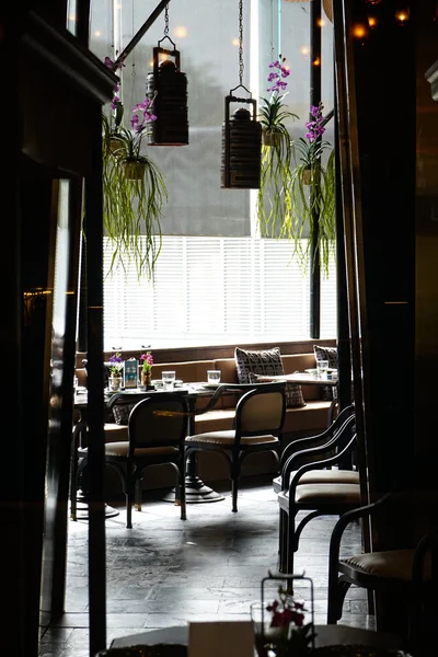 Dettaglio interno ristorante contemporaneo — Foto Stock