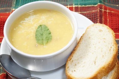 kase çorba ve ekmek