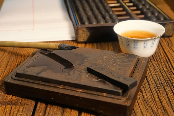 Nahaufnahme eines alten chinesischen Ladens, Fokus auf die Kalligrafie — Stockfoto