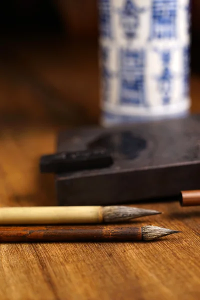 Primer plano de Chinese Brush, céntrate en el pincel — Foto de Stock