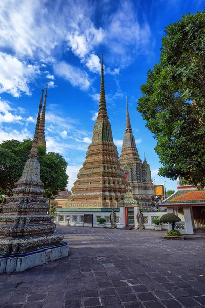 Wat Pho the thai temple в Бангкоке, Таиланд — стоковое фото