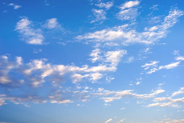 美しい雲と青い空 — ストック写真