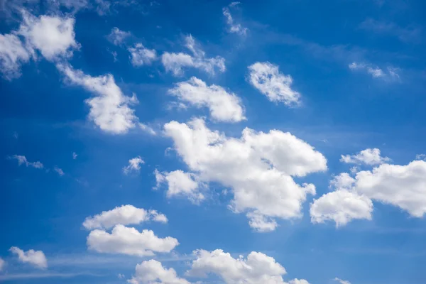 美しい雲と青い空 — ストック写真