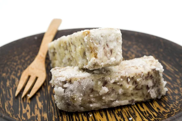 Postre chino y tailandés de taro dulce frito en el plato de madera de palma — Foto de Stock