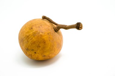 Santol meyvesi beyaz arkaplanda izole