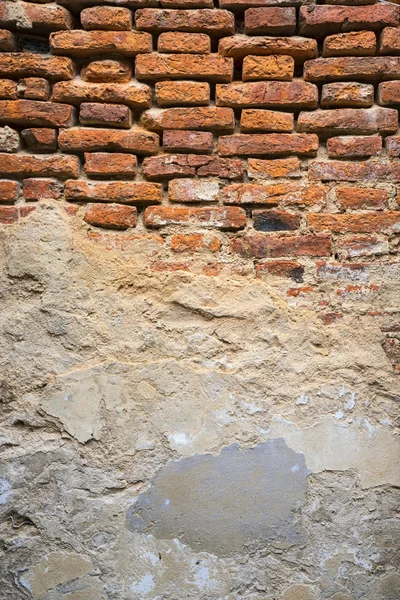Eski yıpranmış tuğla duvar parçası, arka plan olarak kullan