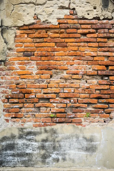 Eski yıpranmış tuğla duvar parçası, arka plan olarak kullan