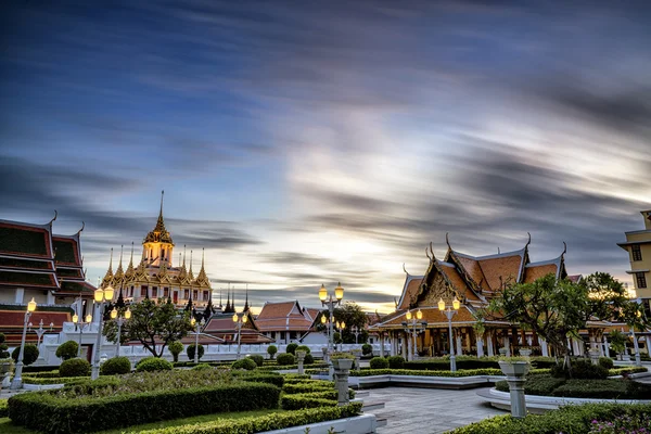 Palácio de metal Loha Prasat em Wat ratchanadda — Fotografia de Stock