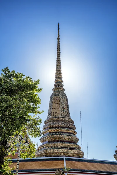 Wat pho è il bellissimo tempio di Bangkok, Thailandia . — Foto Stock