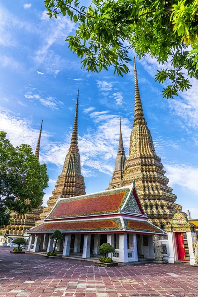 Wat pho es el hermoso templo en Bangkok, Tailandia . —  Fotos de Stock