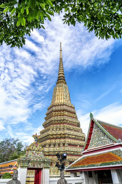 Wat pho je krásný chrám v Bangkoku, Thajsko. — Stock fotografie