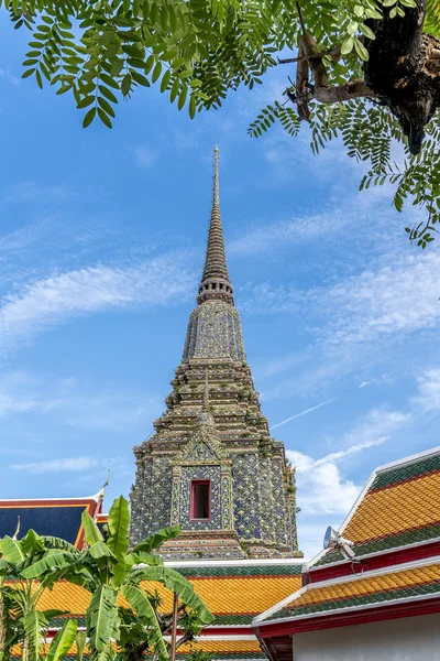 Wat pho es el hermoso templo en Bangkok, Tailandia . —  Fotos de Stock