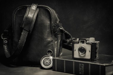 Natürmort Vintage kamera ve çanta
