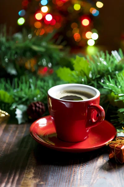 Tasse de café avec des décorations de Noël. — Photo