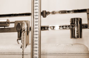 tıbbi klinikte eski ölçekler