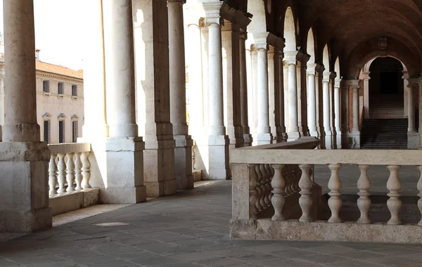 Vicenza, Italy. Large Loggia of the basilica palladiana — Stock Photo, Image