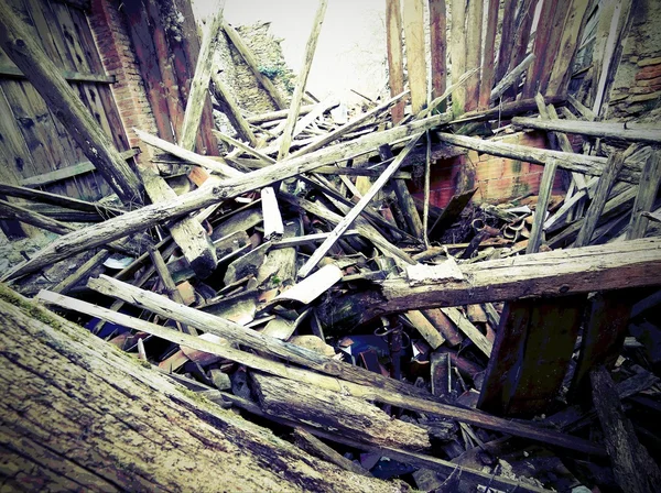 Trümmer und die Ruinen des Hauses, das durch ein starkes Erdbeben zerstört wurde — Stockfoto