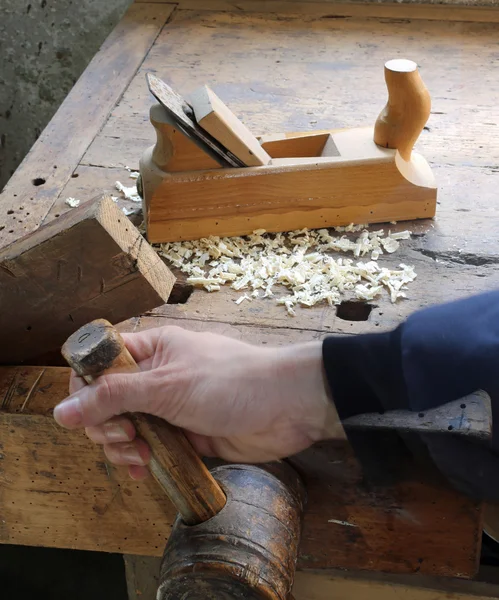 Officina di falegnameria con morsa banco da lavoro — Foto Stock