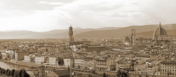 Széles kilátás nyílik a város Firenze székesegyház, Olaszország — Stock Fotó