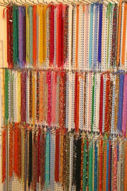 kolye mücevher ve kostüm dükkanında Satılık çok güzel