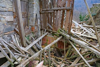 moloz ve güçlü earthqu tarafından yok ev kalıntıları