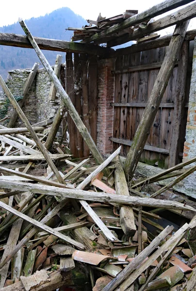 Törmelék és erős earthqu elpusztult ház romjai — Stock Fotó